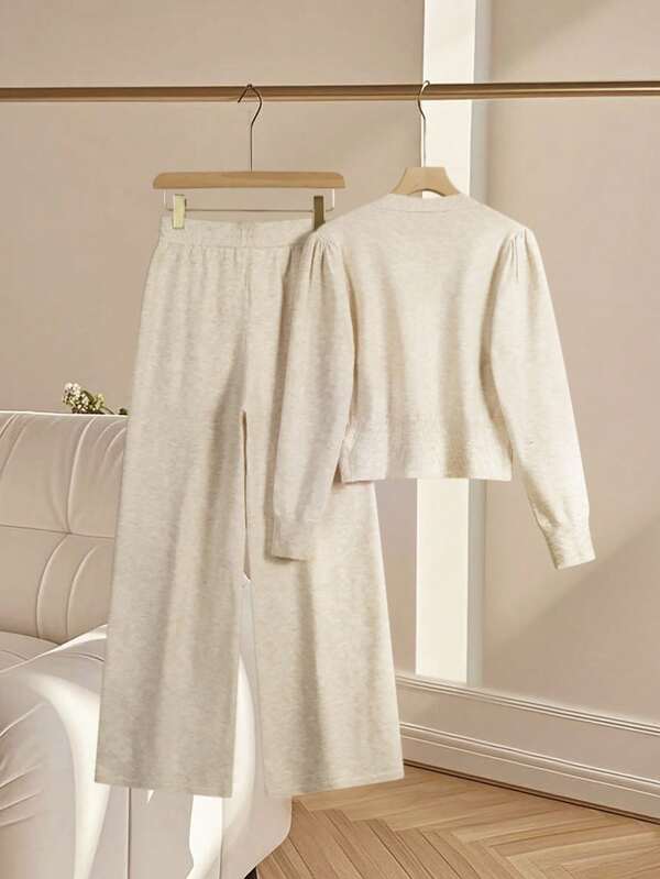 Conjunto Tricô Com Cardigan Cropped E Calça Pantalona