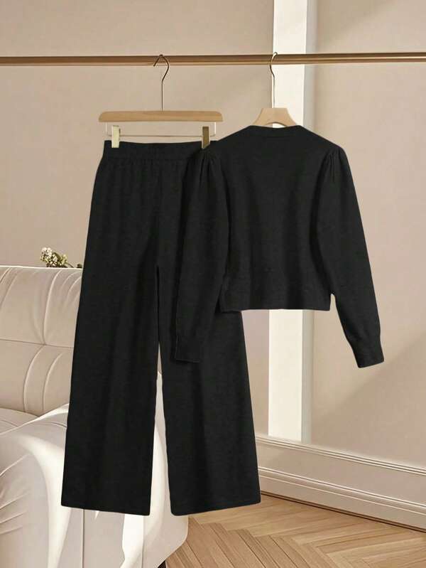 Conjunto Tricô Com Cardigan Cropped E Calça Pantalona