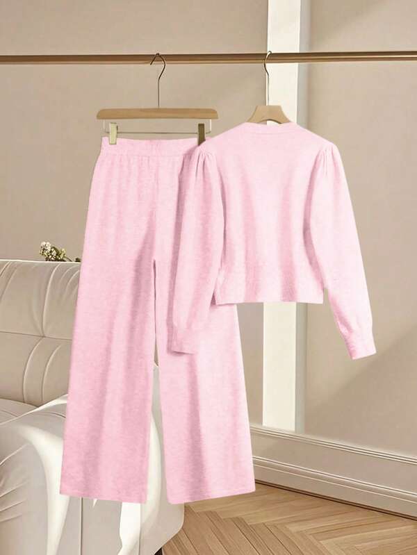Conjunto Tricô Com Cardigan Cropped E Calça Pantalona
