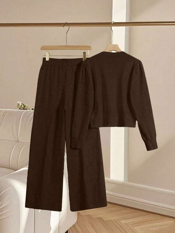 Conjunto Tricô Com Cardigan Cropped E Calça Pantalona