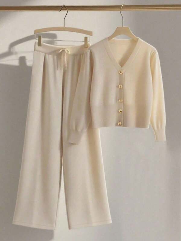 Conjunto Tricô Com Cardigan Cropped E Calça Pantalona