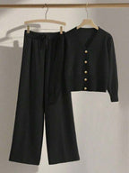 Conjunto Tricô Com Cardigan Cropped E Calça Pantalona
