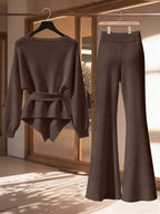 Conjunto Tricô Transpassado Com Calça Flare E Cinto Decorativo