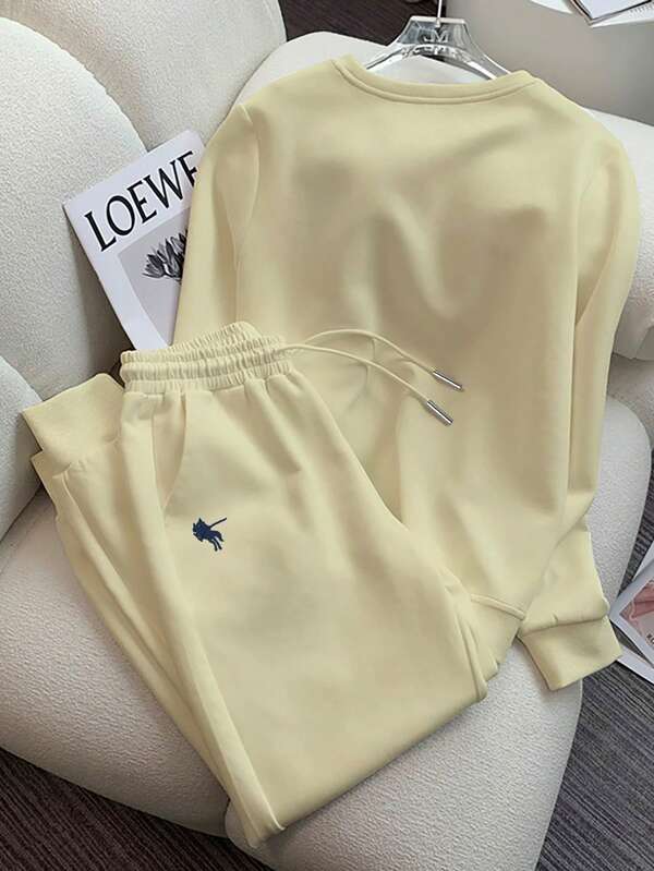 Conjunto Bordado Minimalista Com Moletom E Calça Jogger