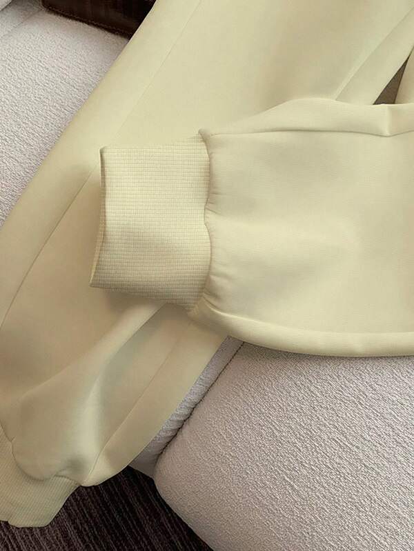 Conjunto Bordado Minimalista Com Moletom E Calça Jogger