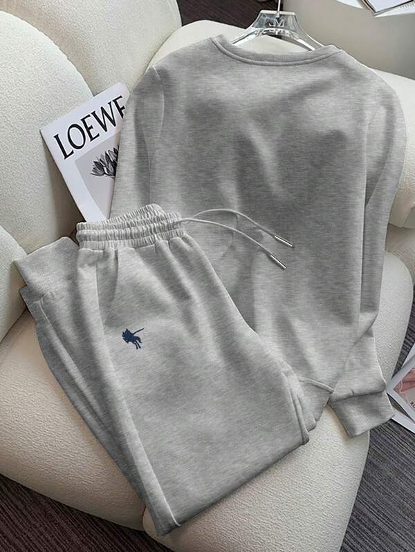 Conjunto Bordado Minimalista Com Moletom E Calça Jogger