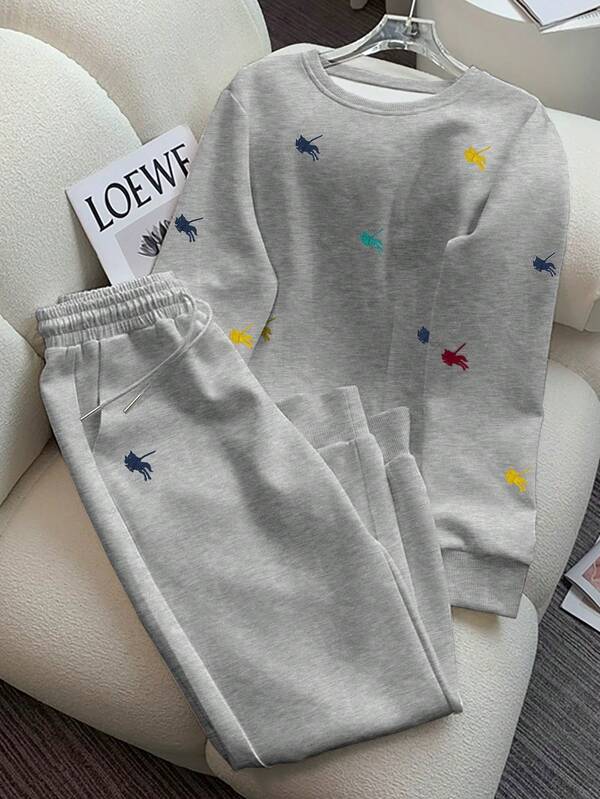 Conjunto Bordado Minimalista Com Moletom E Calça Jogger