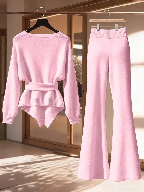 Conjunto Tricô Transpassado Com Calça Flare E Cinto Decorativo