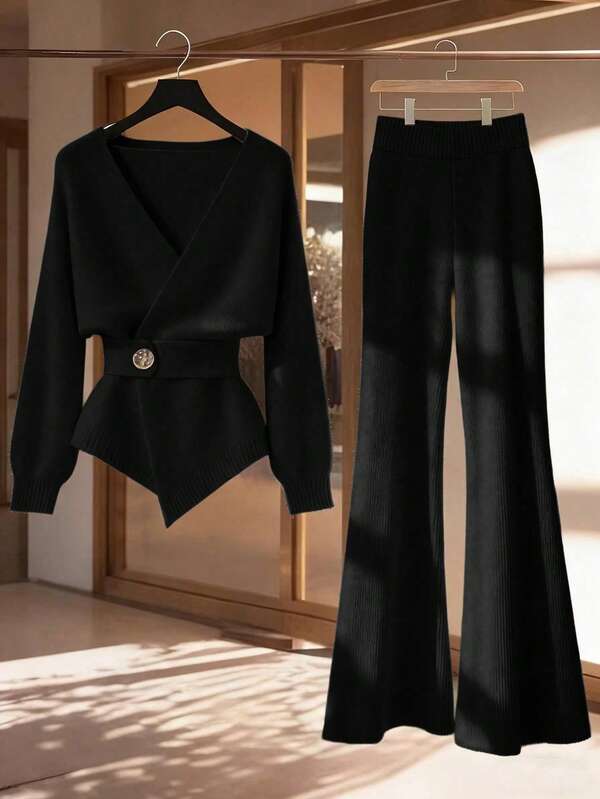 Conjunto Tricô Transpassado Com Calça Flare E Cinto Decorativo