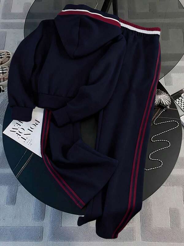 Conjunto Esportivo Com Zíper E Detalhes Contrastantes