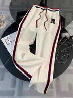 Conjunto Esportivo Com Zíper E Detalhes Contrastantes