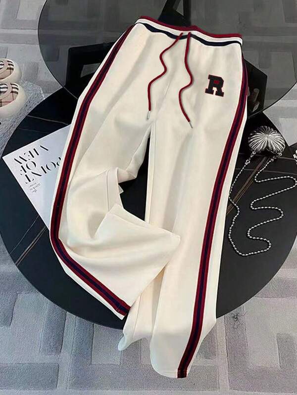Conjunto Esportivo Com Zíper E Detalhes Contrastantes