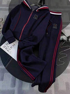 Conjunto Esportivo Com Zíper E Detalhes Contrastantes