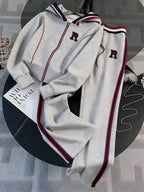 Conjunto Esportivo Com Zíper E Detalhes Contrastantes