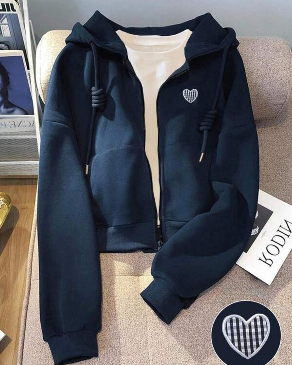 Moletom Aplique Bordado Com Zíper E Capuz